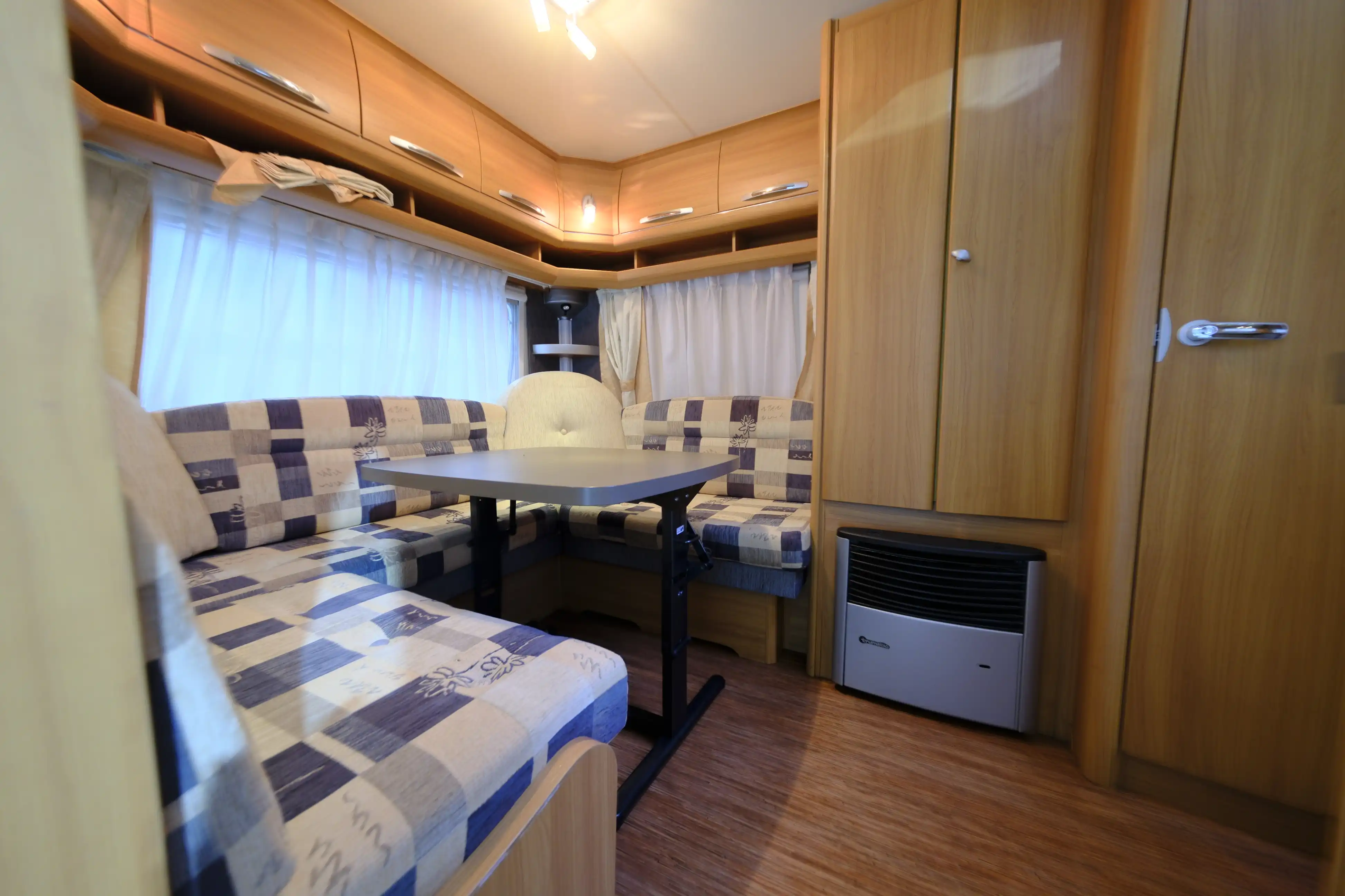 HOBBY DeLuxe 490 UL